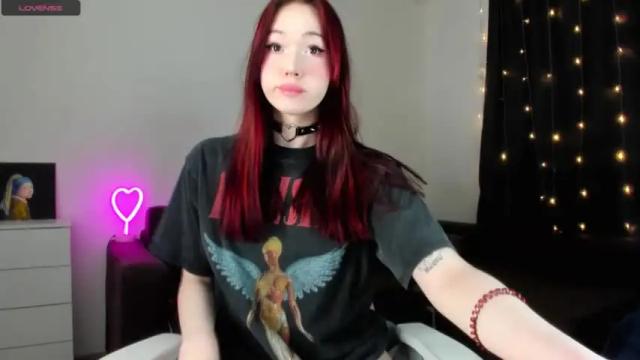 Image 8 of defrin_queen Stream on Chaturbate on 15 months ago