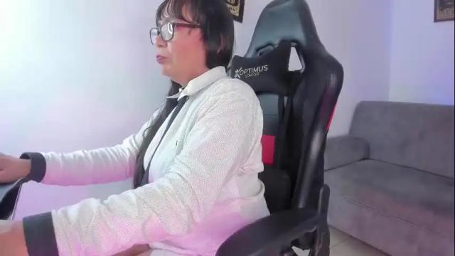 Image 12 of deisy_queen Stream on Chaturbate on 9 days ago