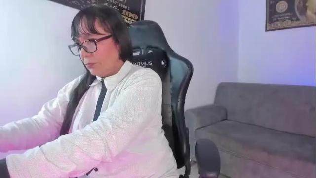 Image 6 of deisy_queen Stream on Chaturbate on 9 days ago