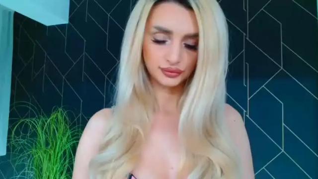 Image 8 of deliciaalove Stream on Chaturbate on 13 months ago