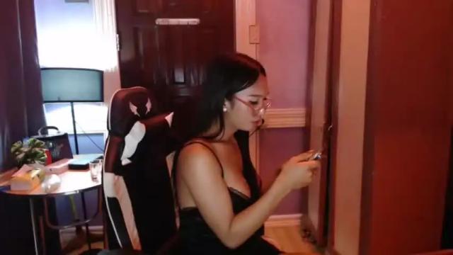 Image 3 of delicious_violaxx Stream on Chaturbate on 14 months ago