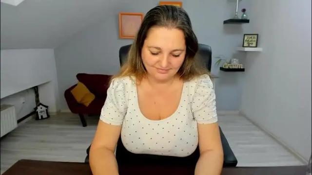 Image 4 of deliciouslolly Stream on Chaturbate on 1 month ago