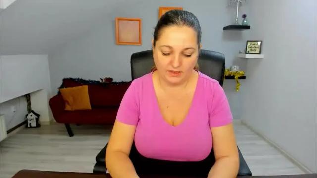 Image 3 of deliciouslolly Stream on Chaturbate on 24 days ago