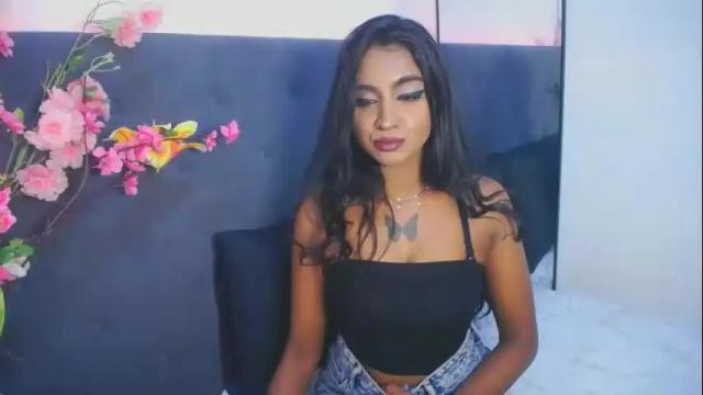 Image 2 of delilah_blazee Stream on Chaturbate on 4 days ago