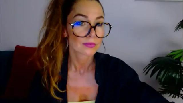 Image 10 of delilah_sweet Stream on Chaturbate on 1 month ago
