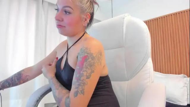 Image 10 of della_black Stream on Chaturbate on 8 months ago