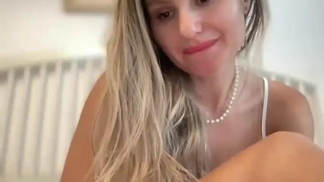 Image 7 of dellicya Stream on Chaturbate on 3 months ago