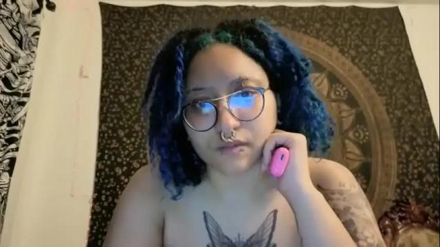 Image 4 of deluxxxeblu Stream on Chaturbate on 4 months ago