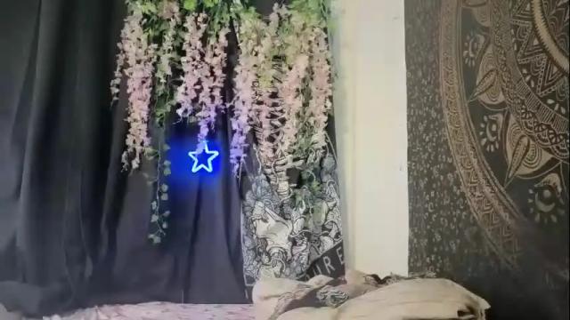 Image 2 of deluxxxeblu Stream on Chaturbate on 2 months ago