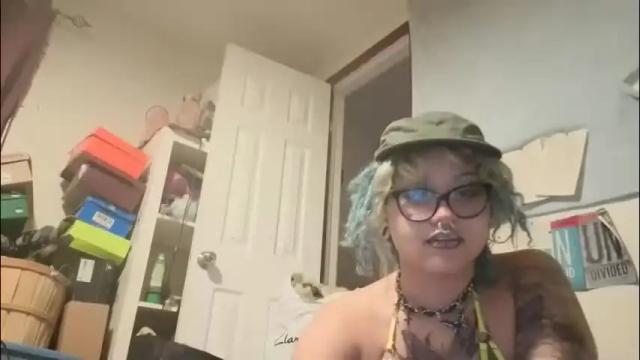 Image 2 of deluxxxeblu Stream on Chaturbate on 18 hours ago