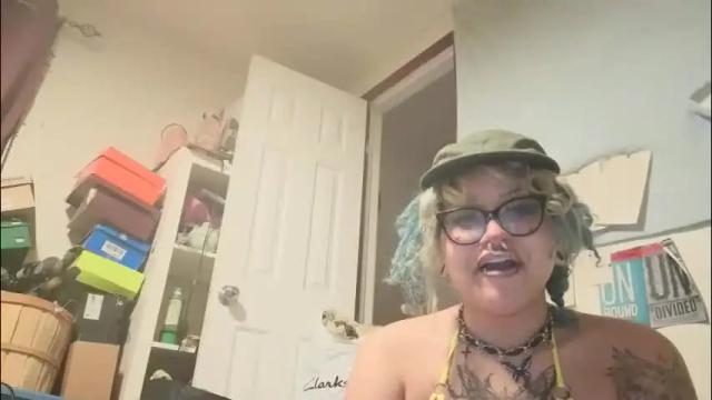 Image 3 of deluxxxeblu Stream on Chaturbate on 18 hours ago