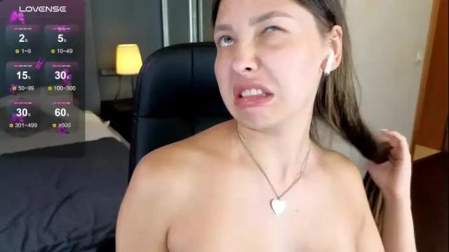 Image 6 of demi_loran Stream on Chaturbate on 18 days ago