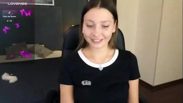 Image 2 of demi_loran Stream on Chaturbate on 2 months ago