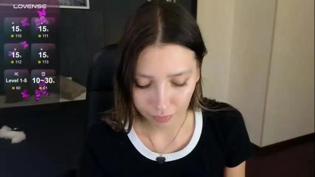 Image 4 of demi_loran Stream on Chaturbate on 2 months ago