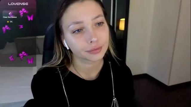 Image 2 of demi_loran Stream on Chaturbate on 1 month ago