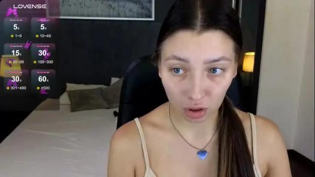 Image 2 of demi_loran Stream on Chaturbate on 1 month ago