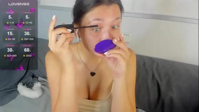 Image 3 of demi_loran Stream on Chaturbate on 25 days ago