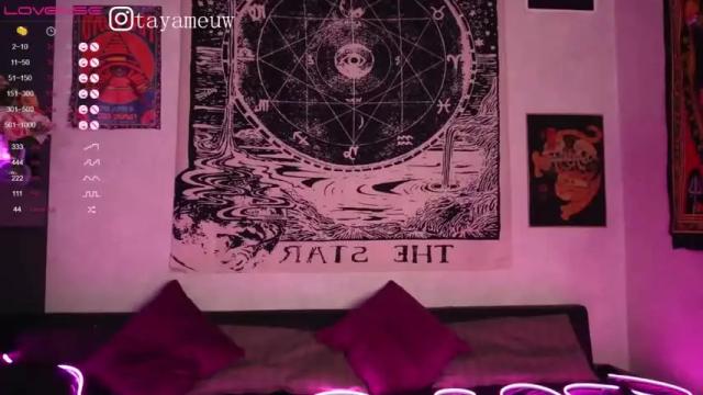 Image 3 of demonesslove Stream on Chaturbate on 13 months ago