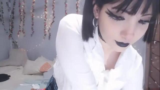 Image 4 of deni_bloom Stream on Chaturbate on 2 months ago