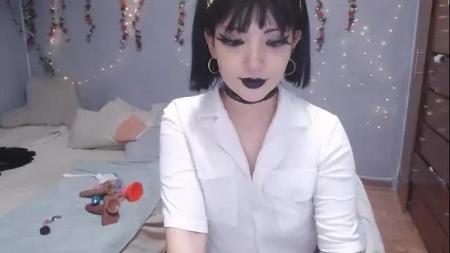 Image 8 of deni_bloom Stream on Chaturbate on 2 months ago
