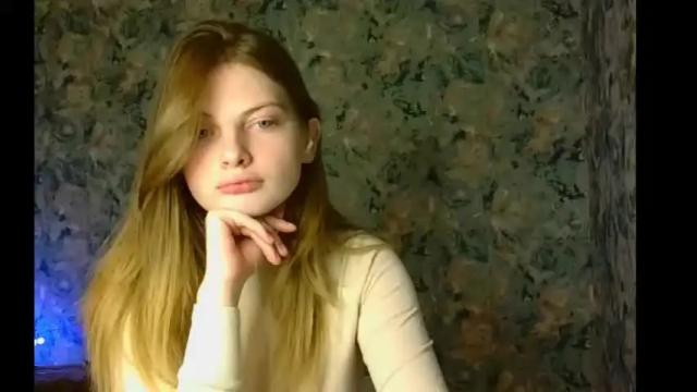 Image 2 of denni_polinoska Stream on Chaturbate on 19 months ago