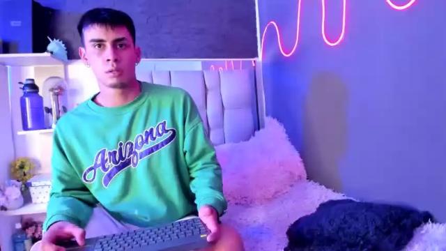 Image 8 of dereck_and_maya Stream on Chaturbate on 21 months ago