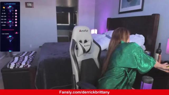 Image 6 of derrick_and_brittany Stream on Chaturbate on 13 months ago
