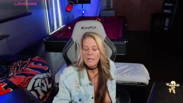 Image 2 of derrick_and_brittany Stream on Chaturbate on 1 month ago