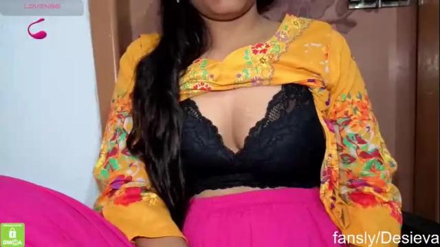 Image 7 of desicoupleshow Stream on Chaturbate on 2 months ago