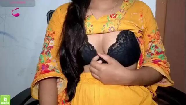 Image 2 of desicoupleshow Stream on Chaturbate on 1 month ago