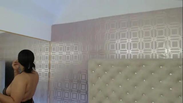 Image 3 of desire_sara Stream on Chaturbate on 1 month ago
