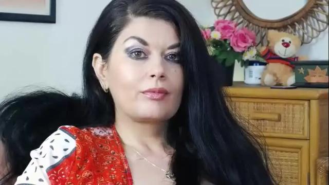 Image 3 of desirehellen Stream on Chaturbate on 27 days ago