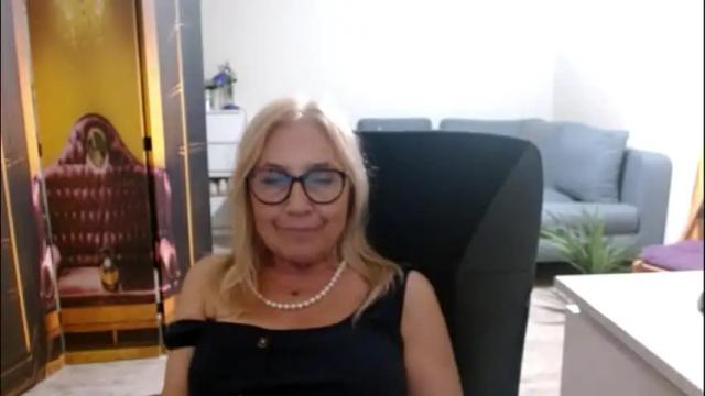Image 12 of desiresofia Stream on Chaturbate on 2 months ago