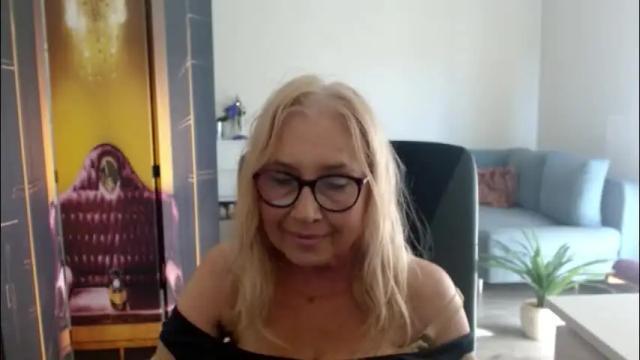 Image 3 of desiresofia Stream on Chaturbate on 2 months ago