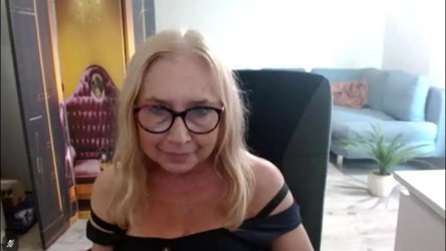 Image 2 of desiresofia Stream on Chaturbate on 2 months ago
