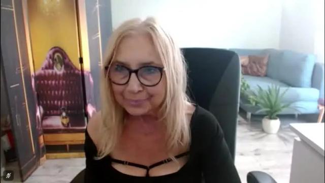 Image 3 of desiresofia Stream on Chaturbate on 2 months ago