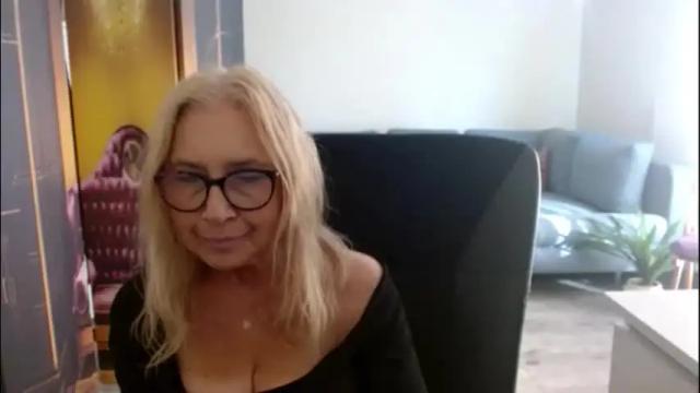 Image 12 of desiresofia Stream on Chaturbate on 1 month ago