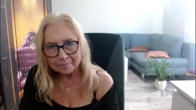 Image 3 of desiresofia Stream on Chaturbate on 1 month ago