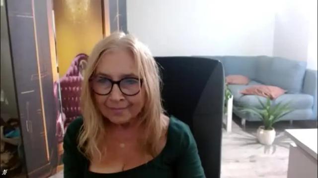 Image 2 of desiresofia Stream on Chaturbate on 1 month ago