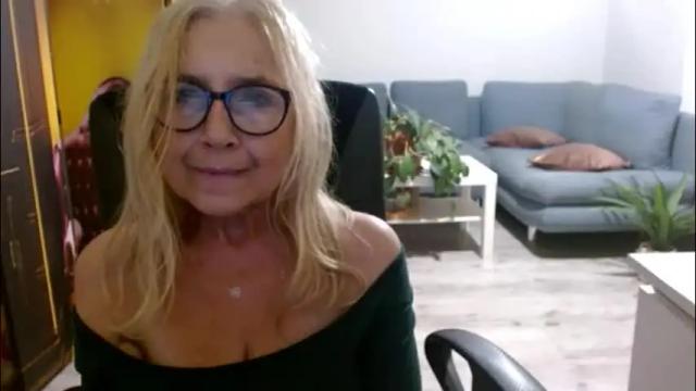 Image 12 of desiresofia Stream on Chaturbate on 1 month ago