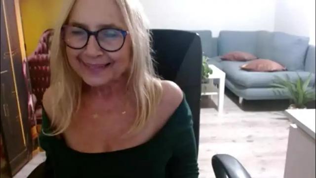Image 8 of desiresofia Stream on Chaturbate on 1 month ago