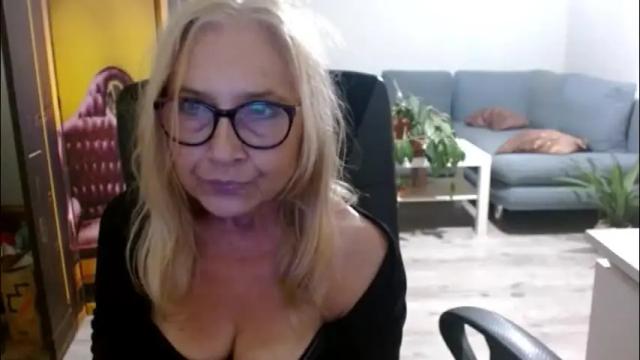 Image 12 of desiresofia Stream on Chaturbate on 1 month ago