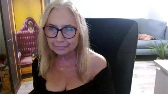 Image 2 of desiresofia Stream on Chaturbate on 1 month ago