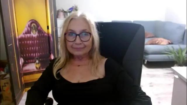 Image 4 of desiresofia Stream on Chaturbate on 1 month ago
