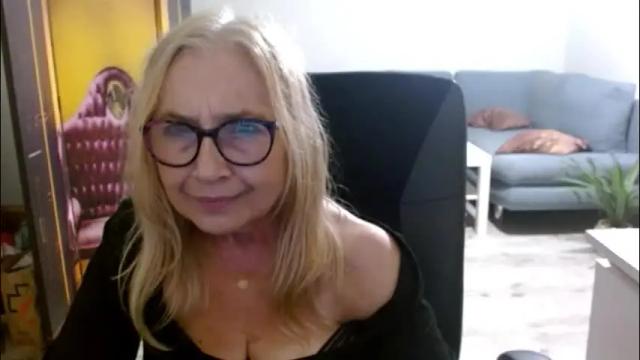 Image 8 of desiresofia Stream on Chaturbate on 1 month ago