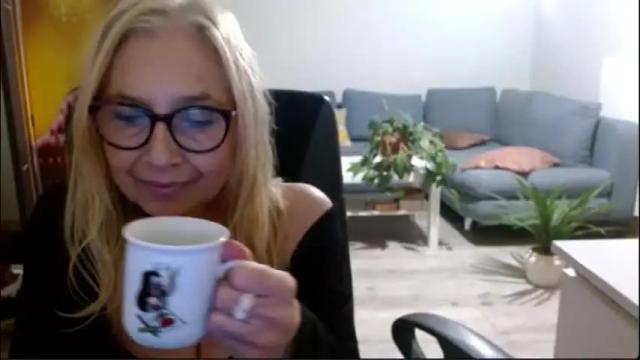 Image 10 of desiresofia Stream on Chaturbate on 29 days ago