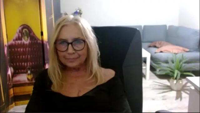 Image 12 of desiresofia Stream on Chaturbate on 27 days ago