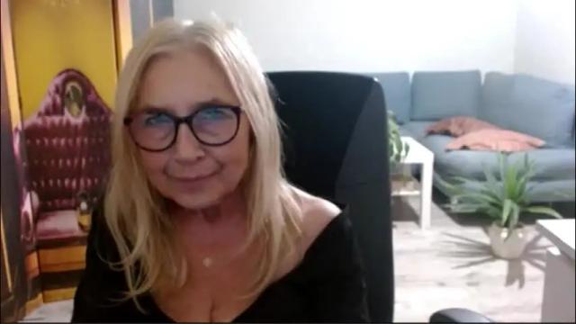 Image 2 of desiresofia Stream on Chaturbate on 27 days ago