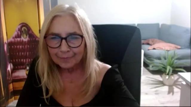 Image 3 of desiresofia Stream on Chaturbate on 27 days ago
