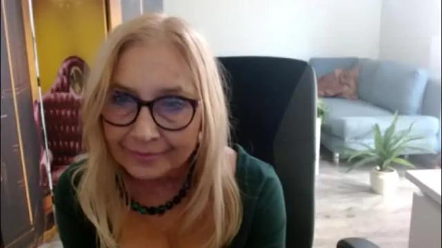 Image 4 of desiresofia Stream on Chaturbate on 20 days ago